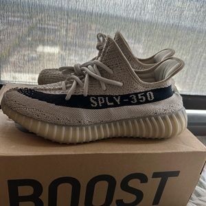 Yeezy 350 V2